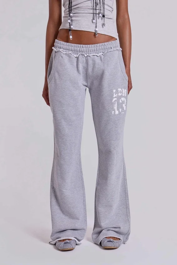 13 Pantalones de chándal Monster Joggers de corte acampanado en gris jaspeado