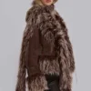 Abrigo Leonie con ribete de imitación de piel de Mongolia en marrón