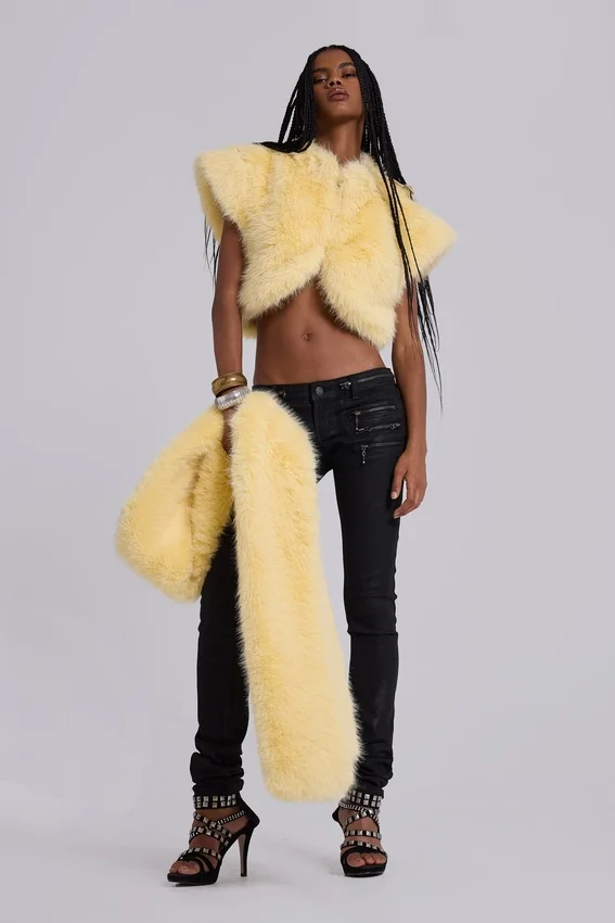 Bolero de piel sintética 2 en 1 «Saskia» en amarillo