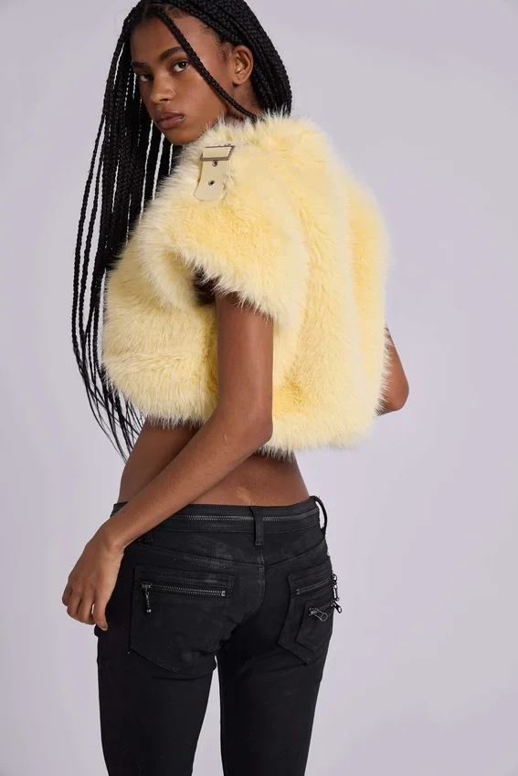 Bolero de piel sintética 2 en 1 «Saskia» en amarillo