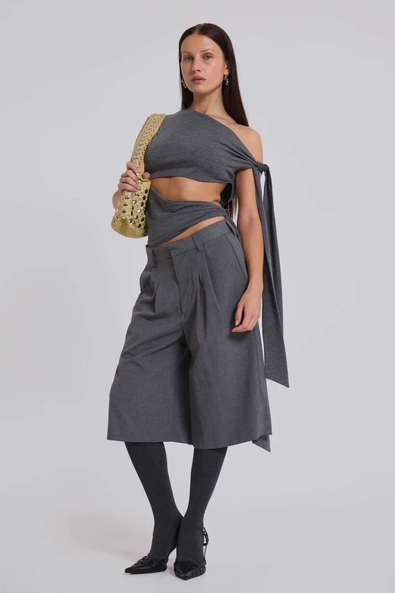 Bolso de cuero con tachuelas «Osmium» en color crema