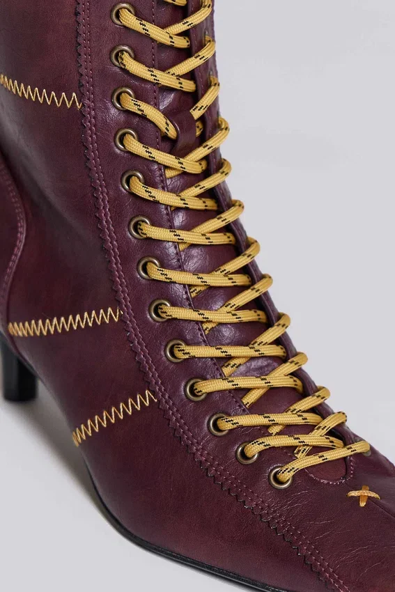 Botas de boxeo Brooke en color burdeos