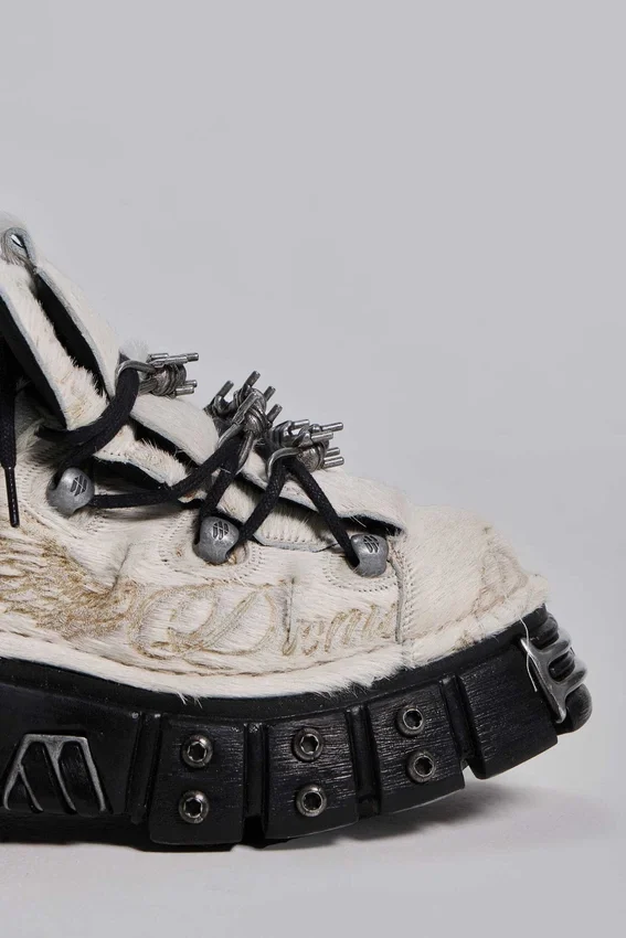 Botas «Scripture Tower»