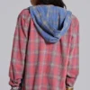 Camisa a cuadros con capucha y botones