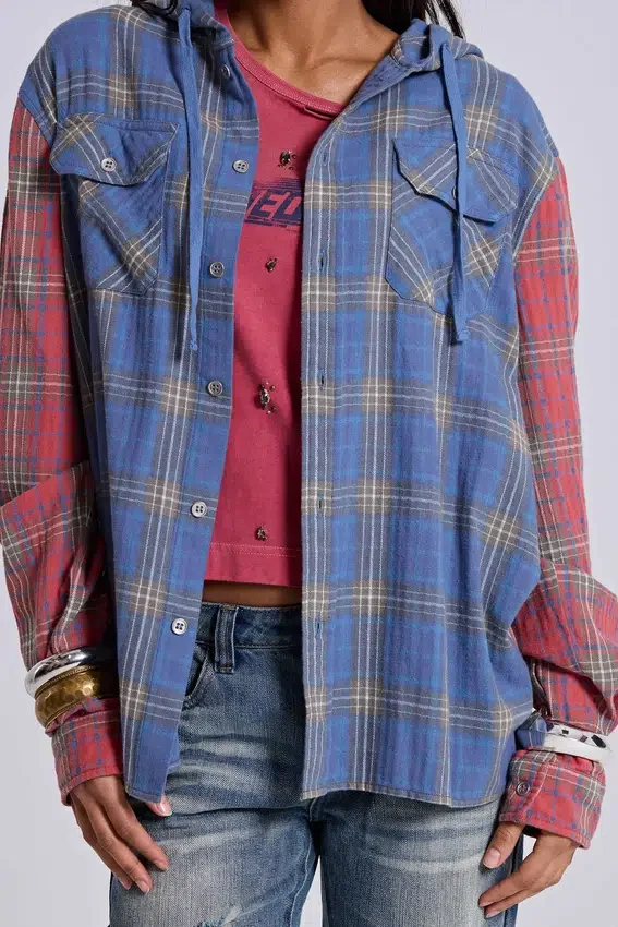 Camisa a cuadros con capucha y botones