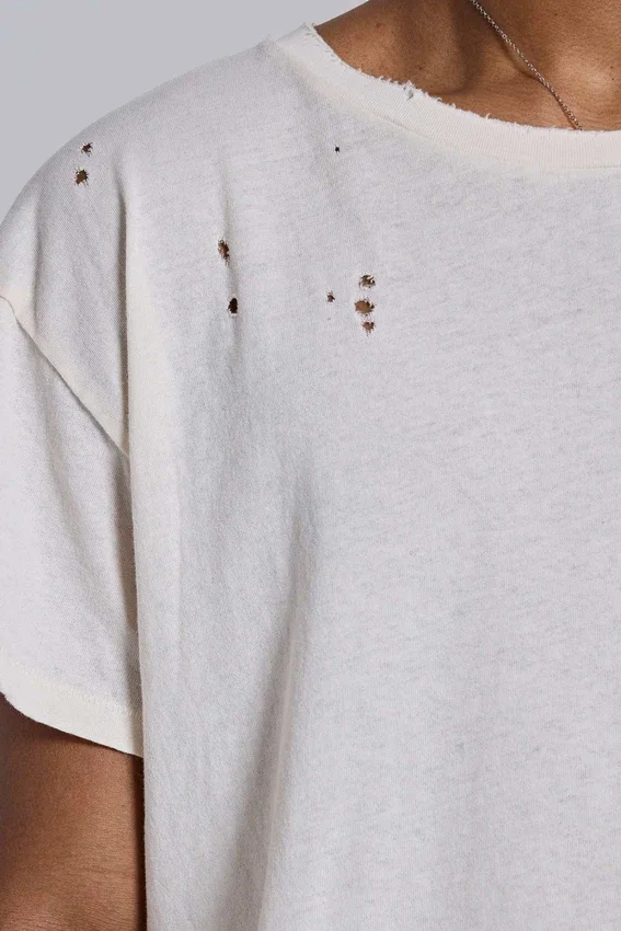 Camiseta corta blanca con estampado de polilla