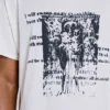 Camiseta corta blanca con estampado grabado