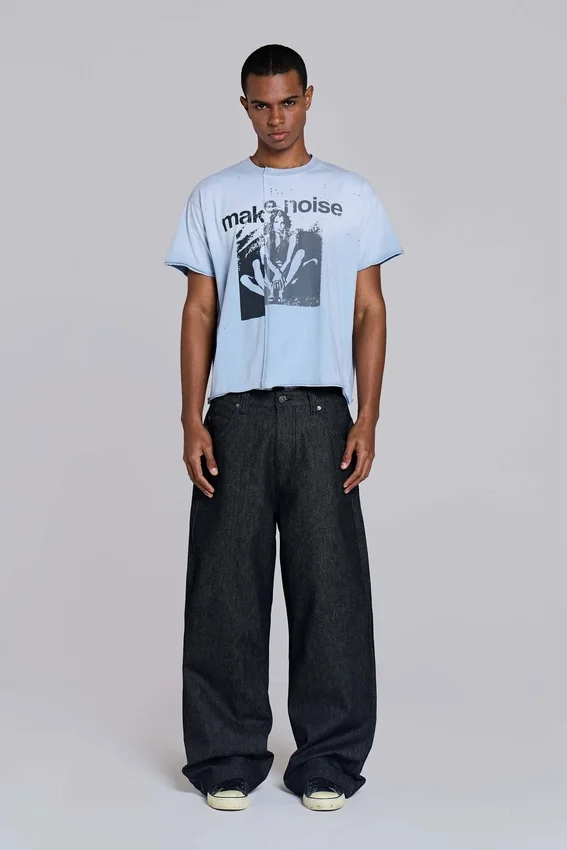 Camiseta corta con costuras «Make Noise»