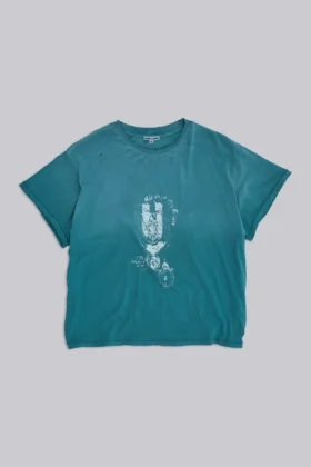Camiseta corta con emblema