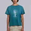 Camiseta corta con emblema