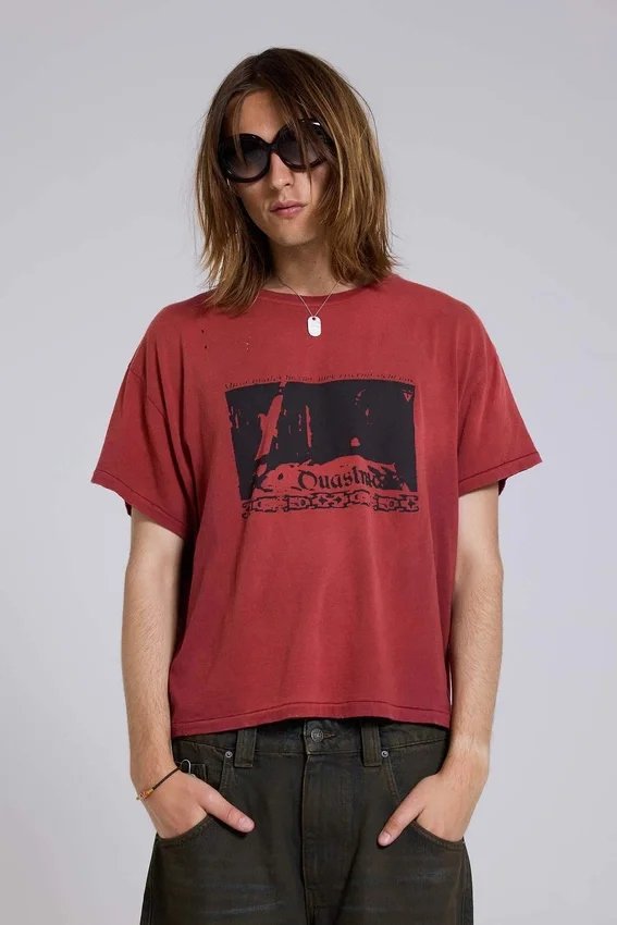 Camiseta corta en rojo «Quasi»