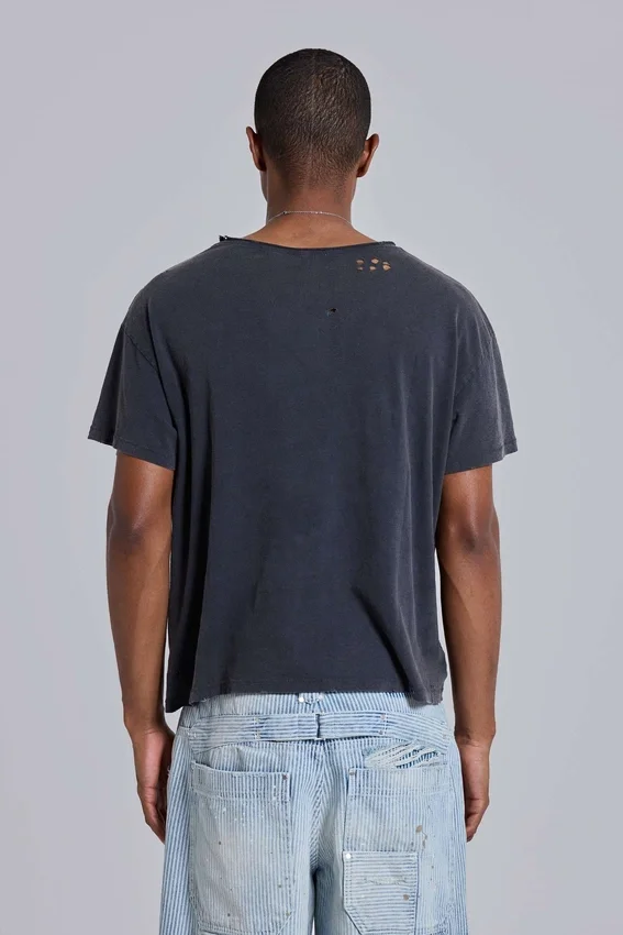 Camiseta corta «Moth» en negro desgastado
