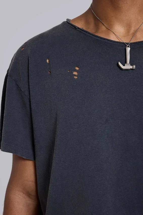 Camiseta corta «Moth» en negro desgastado