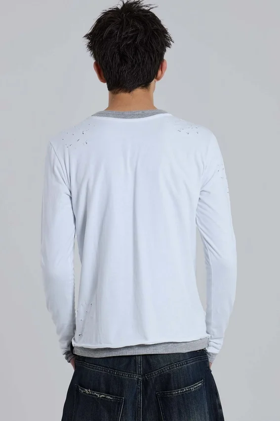 Camiseta de doble capa con estampado de panal desgastada