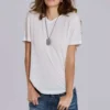 Camiseta de lino con cuello en V