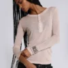 Camiseta Henley Haze en color avena