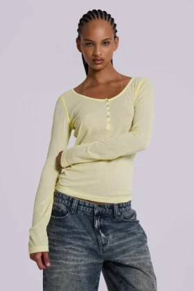 Camiseta Henley transparente en color Buttercup