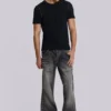 Camiseta negra «Mist» con tachuelas
