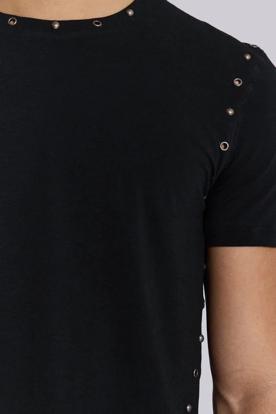 Camiseta negra «Mist» con tachuelas