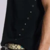 Camiseta negra «Mist» con tachuelas