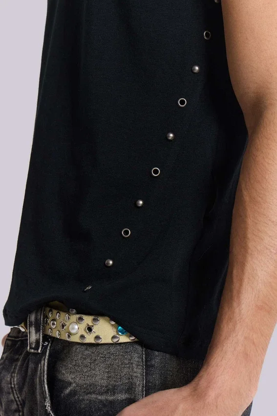 Camiseta negra «Mist» con tachuelas