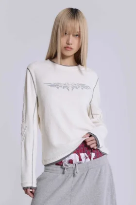 Camiseta Off White con aplique de tatuaje