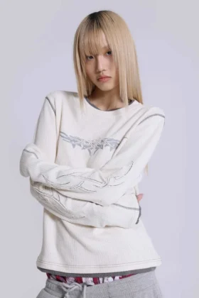 Camiseta Off White con aplique de tatuaje