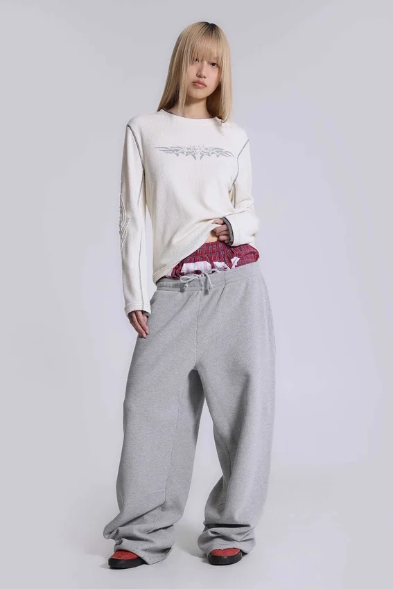 Camiseta Off White con aplique de tatuaje
