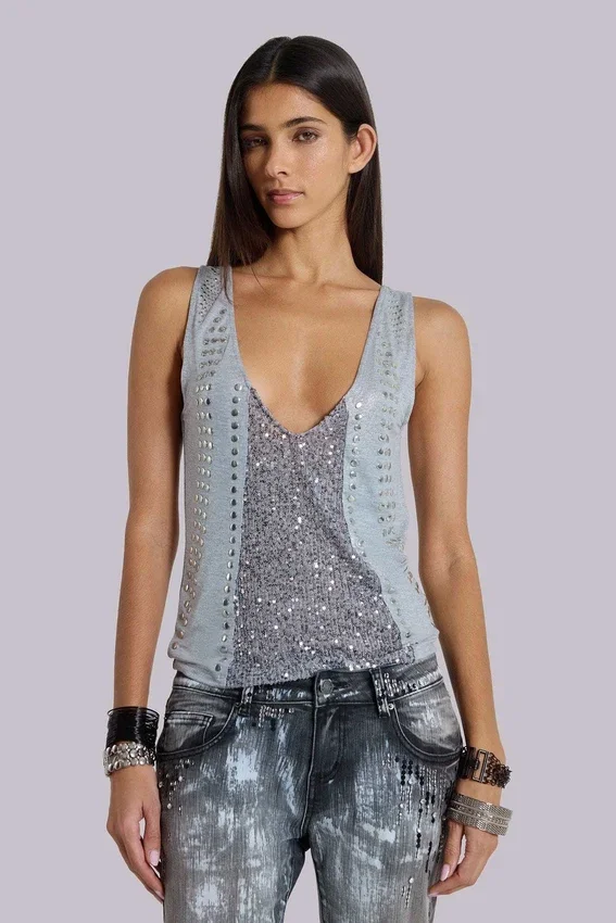 Camiseta sin mangas con escote pronunciado y tachuelas «Kate»