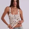 Camiseta sin mangas con lentejuelas Addison en color arena