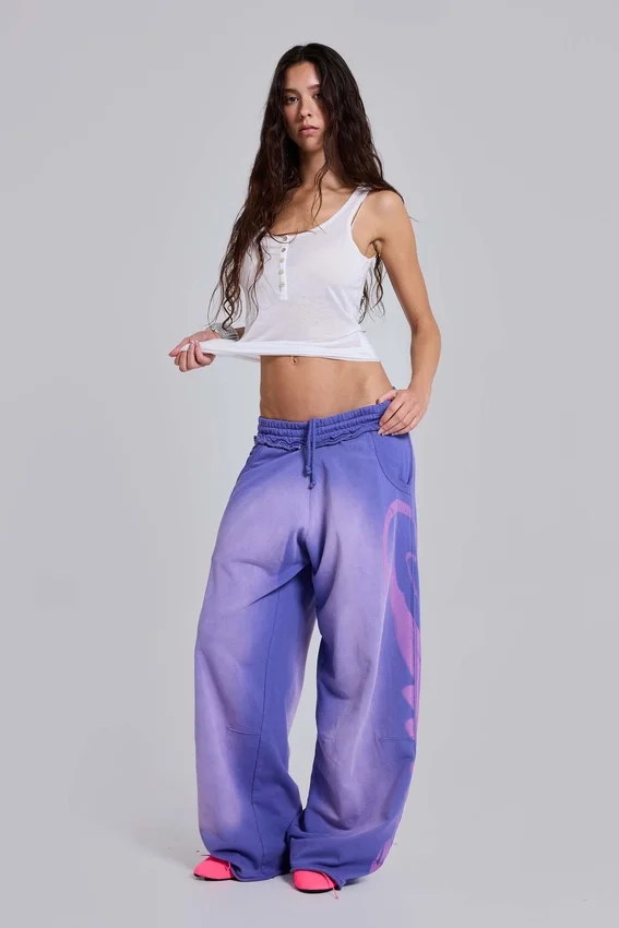 Camiseta sin mangas Henley transparente en blanco