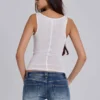 Camiseta sin mangas Henley transparente en blanco