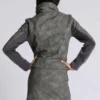 Chaqueta de cuello embudo de cuero sintético con cierre Cera