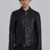 Chaqueta militar de cuero