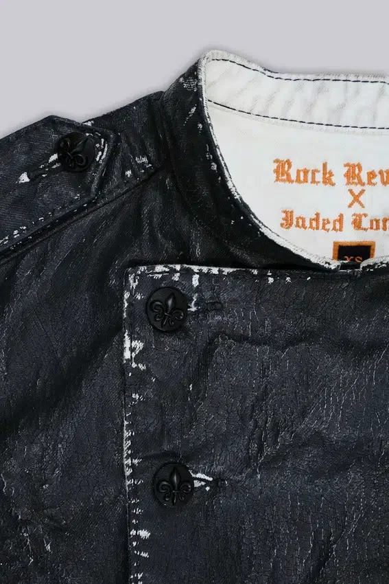 Chaqueta motera estilo militar de Rock Revival