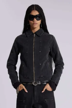 Chaqueta vaquera con tachuelas