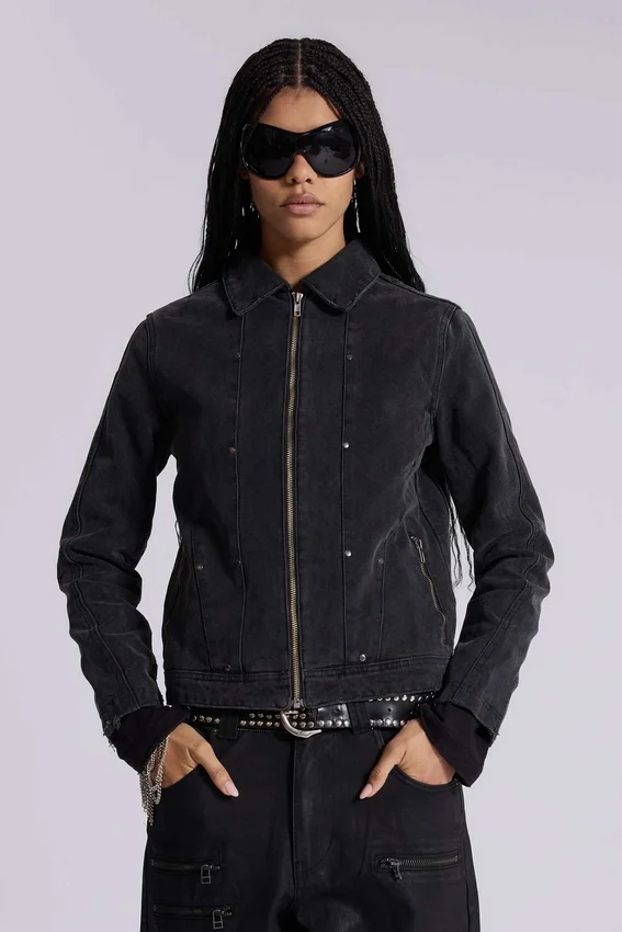Chaqueta vaquera con tachuelas