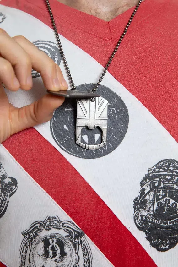 Collar con placa de identificación «Dreamer»