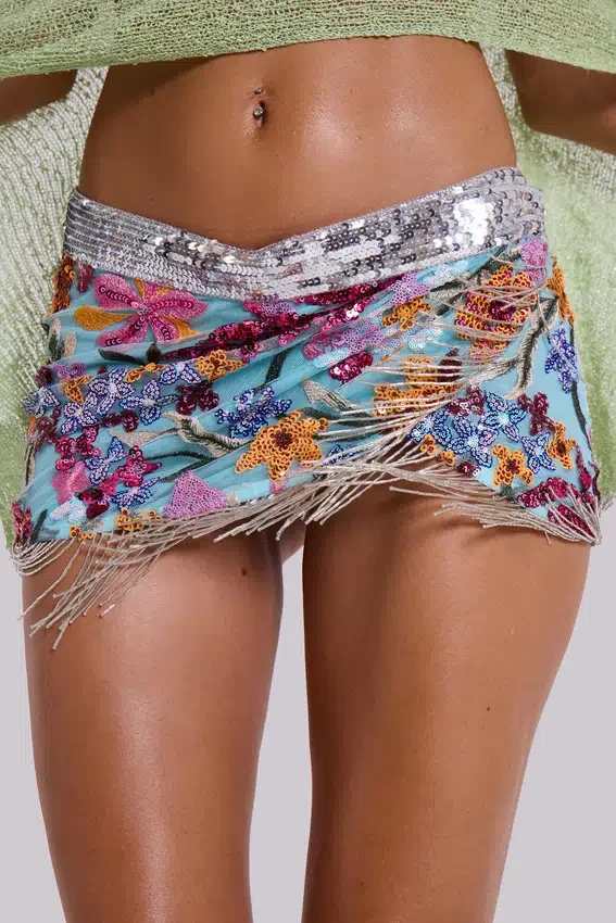 Falda «Flora» con adornos y múltiples formas de llevar
