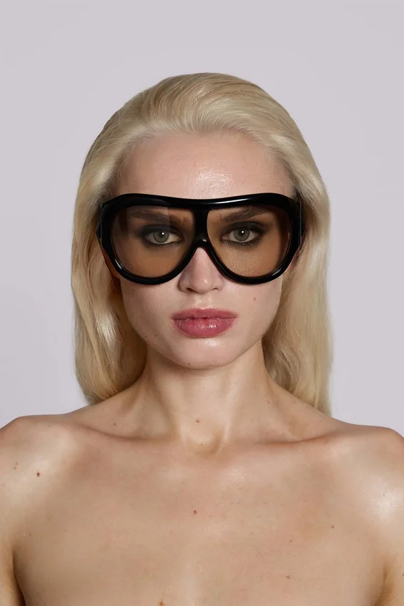 Gafas de sol Noctra XL con tachuelas en color ámbar
