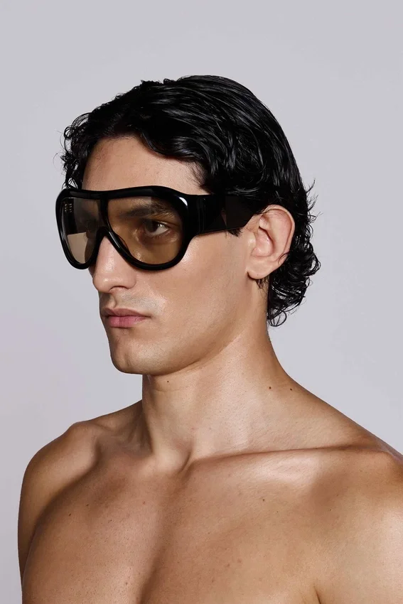 Gafas de sol Noctra XL con tachuelas en color ámbar