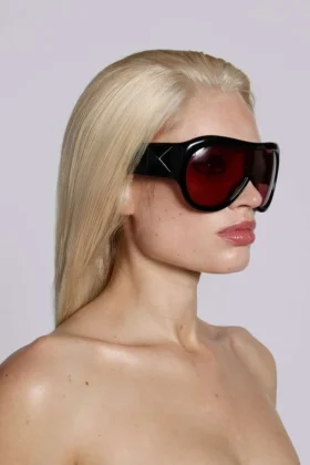 Gafas de sol Noctra XL Stud en color ciruela