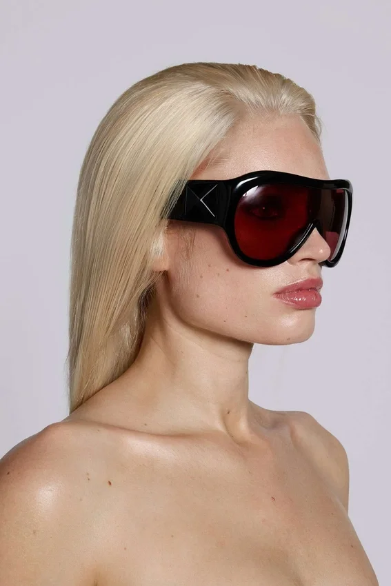 Gafas de sol Noctra XL Stud en color ciruela