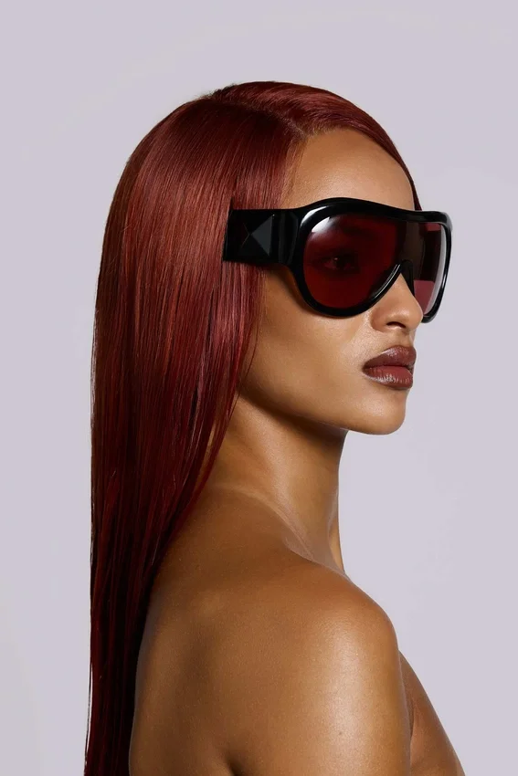 Gafas de sol Noctra XL Stud en color ciruela