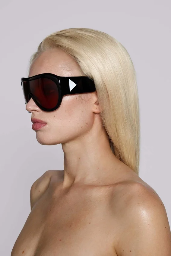 Gafas de sol Noctra XL Stud en color ciruela