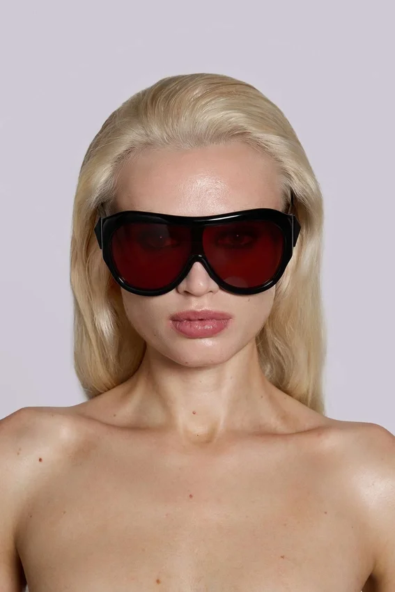 Gafas de sol Noctra XL Stud en color ciruela