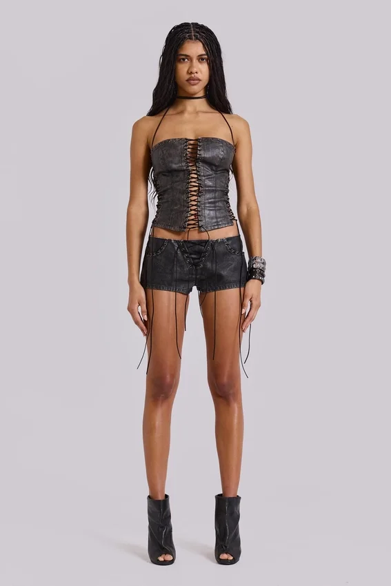 Minishorts de imitación de piel «Vaca Whipstitch» en negro