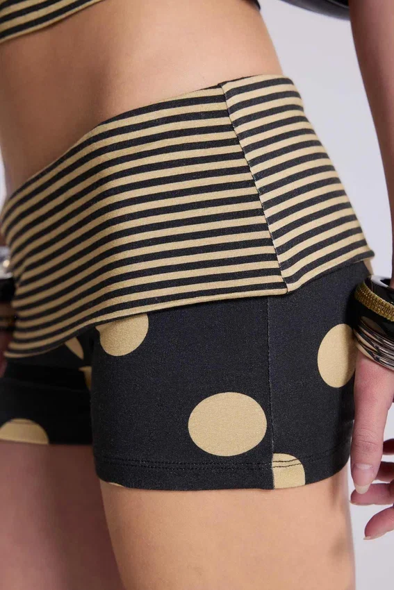 Minishorts Lola con cintura doblada y lunares