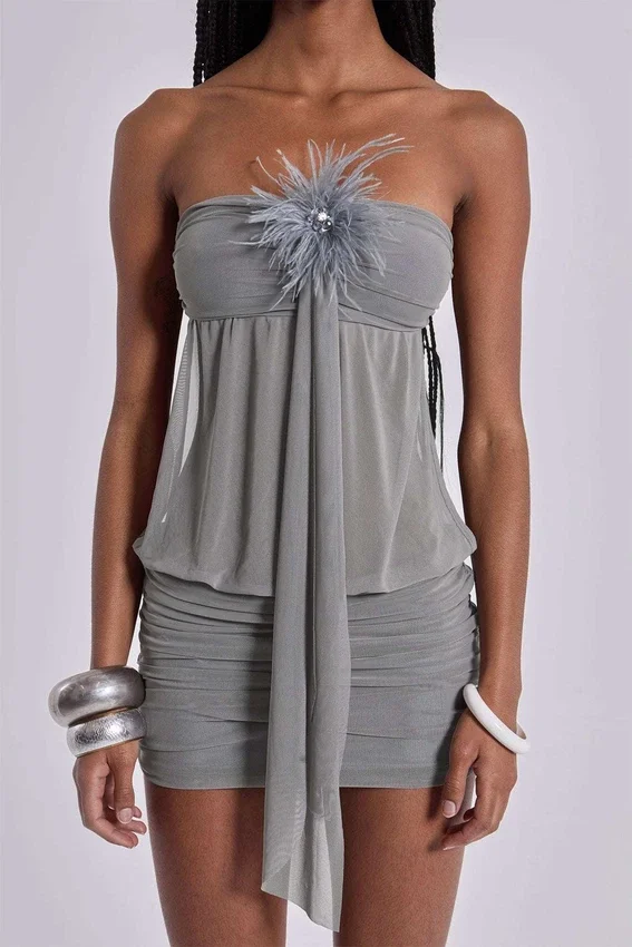 Minivestido «Brunelle» con plumas