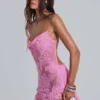 Minivestido de encaje con apliques Shadea en rosa